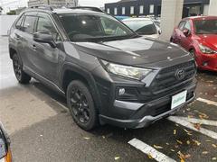 RAV4 アドベンチャー オフロードパッケージ ワンオーナー4WDバックカメラウィンカーミラークルーズコントロールドアバイザープッシュスタートETCブラインドスポットモニター運転助手席シートヒーター、クーラーステアリングヒーター 中古車画像