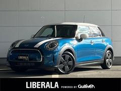 MINI クーパーD 純正HDDナビ ETC Bluetooth/USB ハーフレザーシート 純正フロアマット HIDヘッドライト オートライト 電動格納ミラー コーナーセンサー 横滑り防止装置 レーンキープアシスト 中古車画像