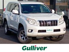 ランドクルーザープラド TX Lパッケージ 4WD/社外HDDナビ/ワンセグTV/CD/DVD/Bluetooth/バックカメラ/電動格納サードシート/クルーズコントロール/前後コーナーセンサー/前席シートヒーター/前席パワーシート 中古車画像