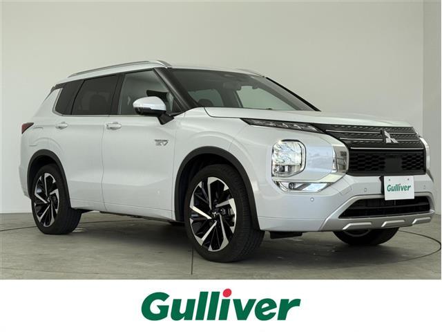 アウトランダーＰＨＥＶ(三菱) Ｐ　純正ナビ　Ｂｌｕｅｔｏｏｔｈ接続　フルセグＴＶ　ＵＳＢ　ＡＭ　ＦＭ　マルチアラウンド　ＢＯＳＥプレミアムサウンド　ＥＴＣ２．０　ドライブレコーダー　ブラインドスポットモニター　ステアリングヒーター 中古車画像