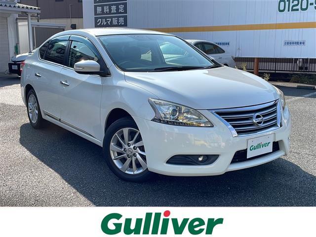 シルフィ(日産) Ｇ　純正ナビ／ＣＤ／ＳＤ／フルセグ　Ｂカメラ　純正ＨＩＤ　純正フォグ　オートライト　純正１６インチＡＷ　革巻ステア　横滑り防止　スマートキー　ドラレコ　フロアマット　ドアバイザー　ＥＴＣ 中古車画像