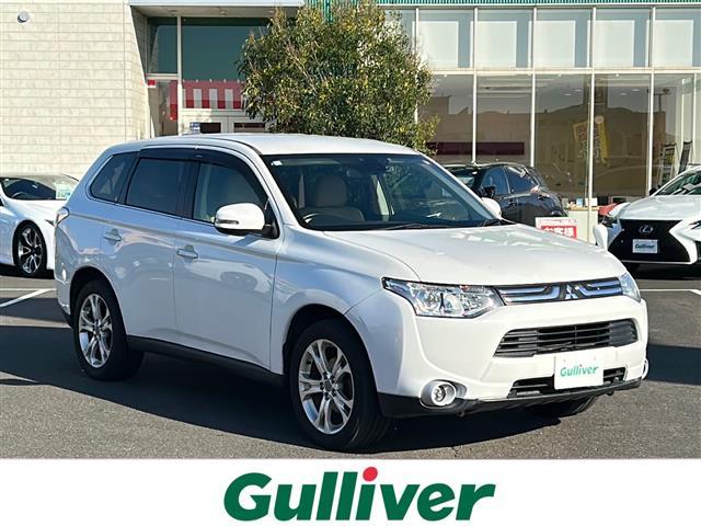 アウトランダー(三菱) ２４Ｇセーフティパッケージ　４ＷＤ　ＥＴＣ　ＭＴモード付ＡＴ　前方ドライブレコーダー　バックカメラ　プッシュスタート　スマートキー　クルーズコントロール　純正フロアマット　純正１８インチＡＷ　横滑り防止装置　レーンキープアシスト 中古車画像