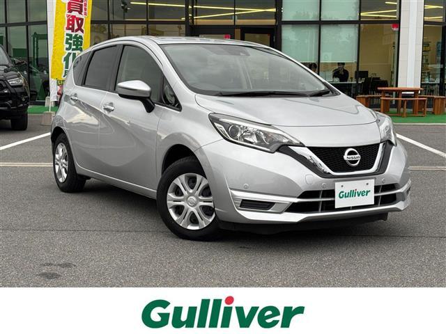 ノート(日産) Ｘ　ＫＥＮＷＯＯＤナビ（ワンセグ／ＢＴ／ＣＤ／ＤＶＤ）／バックカメラ／前後コーナーセンサー／衝突軽減／レーンキープ／オートライト／ＬＥＤヘッドライト／ＥＴＣ／純正ホイールキャップ／プッシュスタート 中古車画像