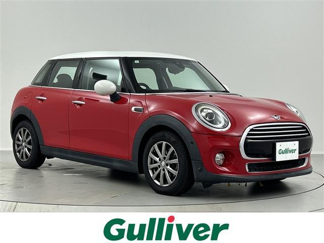 ＭＩＮＩ(ミニ) クーパー　純正ナビゲーション　衝突被害軽減ブレーキ　シートヒーター　オートハイビーム　ＥＴＣ　バックカメラ　ＵＳＢ入力端子　コーナーセンサー　パーキングアシスト　ＬＥＤヘッドライト　取扱説明書　保証書　ＡＡＣ 中古車画像