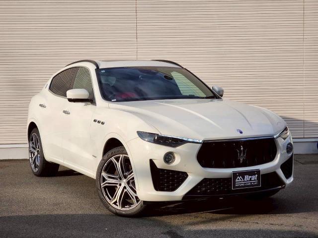 レヴァンテ(マセラティ) グランスポーツ　赤革シート　サンルーフ　ｈａｒｍａｎ／ｋａｒｄｏｎ製スピーカー　前席パワーシート　シートメモリー　パワーバックドア　純正ナビ　ＥＴＣ　全方位モニター　シートヒーター／クーラー　保証書　スペアキー 中古車画像