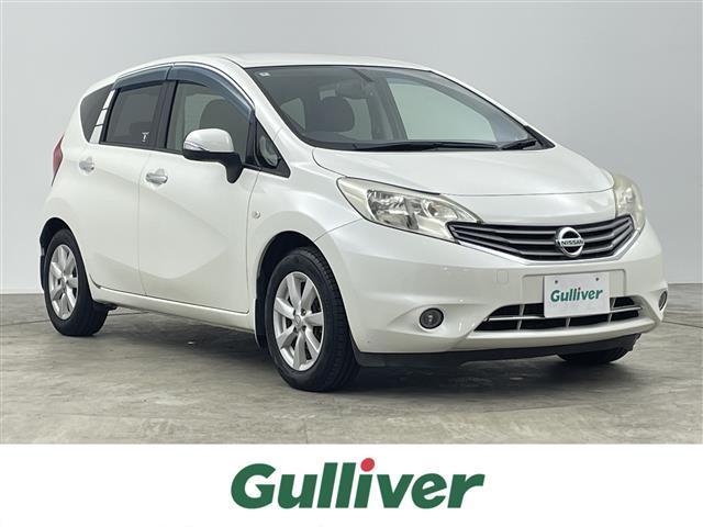 ノート(日産) メダリスト　禁煙車　純正７型メモリナビ　アラウンドビューモニター　フルセグＴＶ　Ｂｌｕｅｔｏｏｔｈ　ＣＤ　ＤＶＤ　インテリジェントルームミラー　革巻きステアリング　純正１５インチＡＷ　オートライト　ＥＴＣ 中古車画像