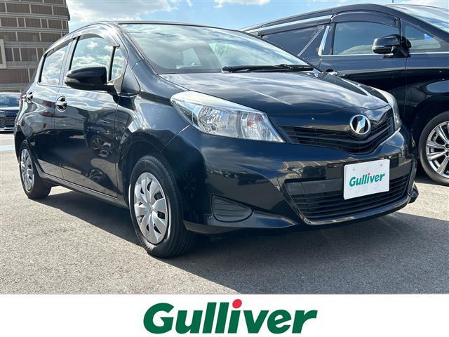 ヴィッツ(トヨタ) Ｆ　純正ナビ　バックカメラ　ＥＴＣ　フルセグＴＶ　ＣＤ　ＤＶＤ　Ｂｌｕｅｔｏｏｔｈ　スマートキー　プッシュスタート 中古車画像