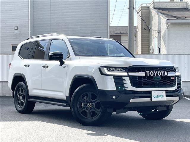 ランドクルーザー(トヨタ) ＧＲスポーツ　寒冷地仕様　ルーフレール（ブラック）　クールボックス　チルト＆スライド電動ムーンルーフ　リヤシートエンターテインメントシステム　ＪＢＬプレミアムサウンドシステム　１２．３インチＴ−Ｃｏｎｎｅｃｔナビ 中古車画像