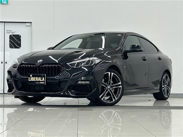 ２シリーズ(BMW) ２１８ｄグランクーペ　Ｍスポーツ　ドライビングＡ　置くだけ充電　アップルカープレイ　ＡＣＣ　Ｍスポーツシート　ＡＣＣ　ＩＤｒｉｖｅナビゲーションＰＫＧ　パークアシスト　１８インチ純正ＡＷ　ハーフレザー　Aftermarketマット　パークアシスト 中古車画像