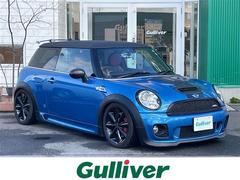 MINI ジョンクーパーワークス メモリナビ ETC 6速MT車 純正フルエアロ 専用純正スポーツマフラー BLITZ車高調 純正フロアマット 直列4気筒ターボエンジン スポーツシート スポーツモード バックカメラ フォグランプ 中古車画像