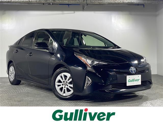 沖縄県の中古車ならプリウス Ｓ　禁煙車　純正８インチナビ　ＣＤ　ＤＶＤ　フルセグＴＶ　ＢＬＵＥＴＯＯＴＨ　バックカメラ　ドライブレコーダー前方　ビルトインＥＴＣ　純正フロアマット　ＬＥＤヘッドライト　フォグライト　取扱説明書　保証書