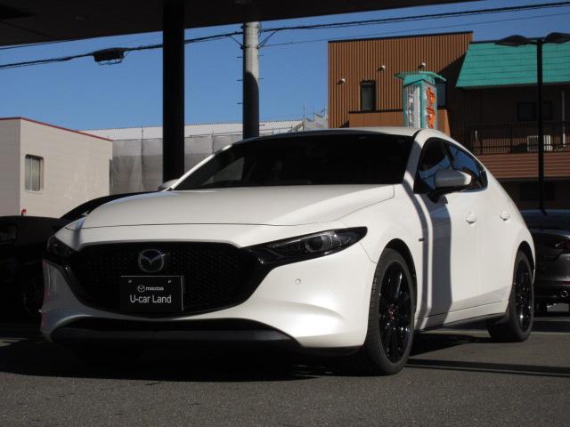 ＭＡＺＤＡ３ファストバック １５Ｓ　１００周年特別記念車　衝突被害軽減システム　アダプティブクルーズコントロール　全周囲カメラ　オートマチックハイビーム　４ＷＤ　革シート　電動シート　シートヒーター　バックカメラ　オートライト　ＬＥＤヘッドランプ　ＥＴＣ（1枚目）