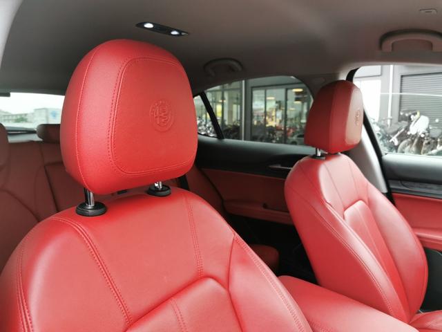 ステルヴィオ 2.2ターボ ディーゼルQ4スプリント 1オーナー 禁煙 ACC 赤革 DNAシステム ナビ フルセグ バックカメラ パドルシフト ブラインドスポットモニター レーンディパーチャーワーニング 衝突軽減 メモリー付電動シート シートヒーター(2枚目)