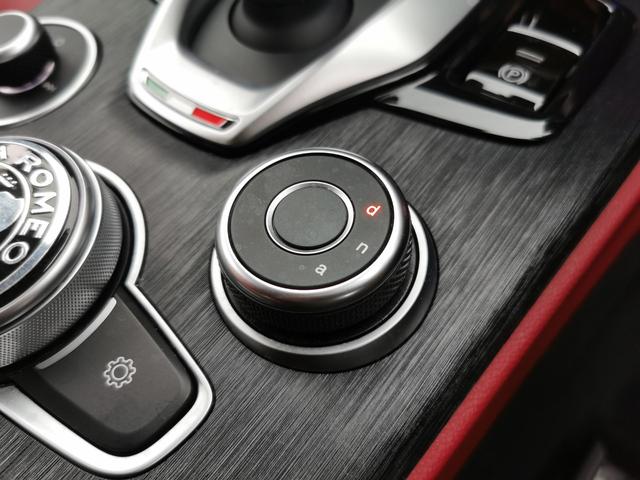 ステルヴィオ 2.2ターボ ディーゼルQ4スプリント 1オーナー 禁煙 ACC 赤革 DNAシステム ナビ フルセグ バックカメラ パドルシフト ブラインドスポットモニター レーンディパーチャーワーニング 衝突軽減 メモリー付電動シート シートヒーター(4枚目)