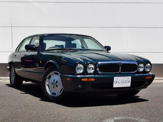 ＸＪ ＸＪ８　３．２－Ｖ８　１オーナー　禁煙　ブリティッシュレーシンググリーン　ルーフ内張り貼替済み　フルオリジナル　ウッドパネル（3枚目）