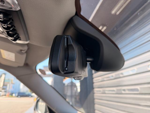 ＭＩＮＩ クーパーＤ　クロスオーバー　禁煙車　茶革　ＡＬＬ４トリム　デジタルパッケージプラス　純正前後ドラレコ　バックカメラ　ＨＵＤ　インテリジェントセーフティ　前席シートヒータ　パワーテールゲート　ＡＣＣ　純正１８ＡＷ　シートメモリー（34枚目）