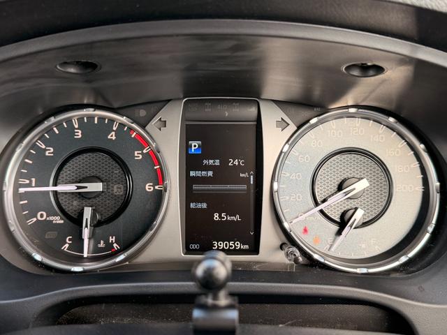 ハイラックス Ｚ　１オーナー　禁煙車　インテリアビューミラー　Ｒａｙ’ｓ１７インチＡＷ　バックカメラ　前後ドラレコ　コーナーセンサ　デジタルＴＶ　ＣＤ／ＤＶＤ再生　Ｂｌｕｅｔｏｏｔｈ接続　ＡＣＣ　ダンパー付きトノカバー（5枚目）
