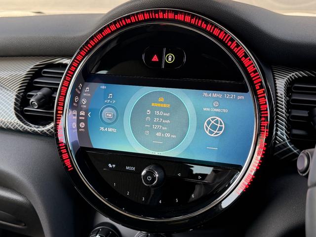 ＭＩＮＩ クーパー　レゾリュート・エディション　１オーナー　禁煙車　特別仕様車　ハーフレザー　クルコン　ＡｐｐｌｅＣａｒＰｌａｙ　ＡｎｄｒｏｉｄＡｕｔｏ　バックカメラ　前席シートヒーター　スマートキー　前後ドラレコ　ＬＥＤヘッドライト　純正１８ＡＷ（12枚目）