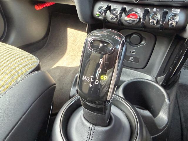 ＭＩＮＩ クーパー　レゾリュート・エディション　１オーナー　禁煙車　特別仕様車　ハーフレザー　クルコン　ＡｐｐｌｅＣａｒＰｌａｙ　ＡｎｄｒｏｉｄＡｕｔｏ　バックカメラ　前席シートヒーター　スマートキー　前後ドラレコ　ＬＥＤヘッドライト　純正１８ＡＷ（22枚目）