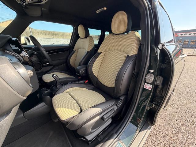 ＭＩＮＩ クーパー　レゾリュート・エディション　１オーナー　禁煙車　特別仕様車　ハーフレザー　クルコン　ＡｐｐｌｅＣａｒＰｌａｙ　ＡｎｄｒｏｉｄＡｕｔｏ　バックカメラ　前席シートヒーター　スマートキー　前後ドラレコ　ＬＥＤヘッドライト　純正１８ＡＷ（26枚目）