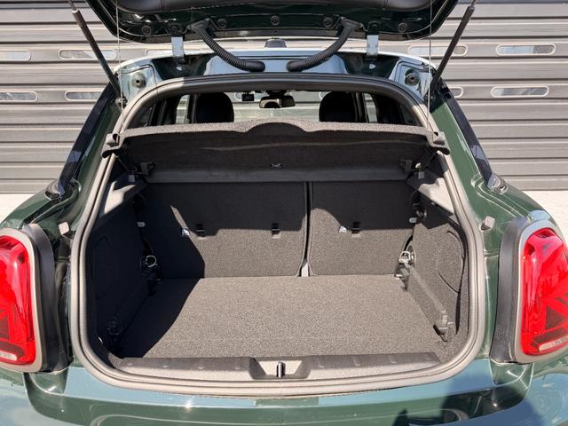 ＭＩＮＩ クーパー　レゾリュート・エディション　１オーナー　禁煙車　特別仕様車　ハーフレザー　クルコン　ＡｐｐｌｅＣａｒＰｌａｙ　ＡｎｄｒｏｉｄＡｕｔｏ　バックカメラ　前席シートヒーター　スマートキー　前後ドラレコ　ＬＥＤヘッドライト　純正１８ＡＷ（28枚目）
