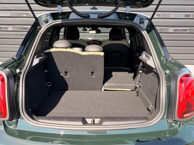 ＭＩＮＩ クーパー　レゾリュート・エディション　１オーナー　禁煙車　特別仕様車　ハーフレザー　クルコン　ＡｐｐｌｅＣａｒＰｌａｙ　ＡｎｄｒｏｉｄＡｕｔｏ　バックカメラ　前席シートヒーター　スマートキー　前後ドラレコ　ＬＥＤヘッドライト　純正１８ＡＷ（31枚目）