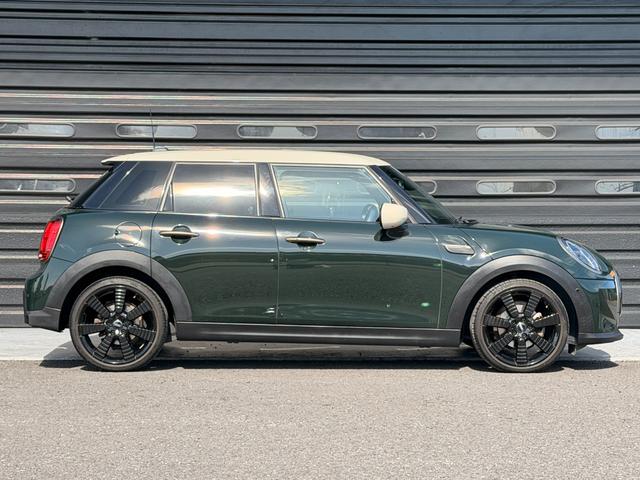 ＭＩＮＩ クーパー　レゾリュート・エディション　１オーナー　禁煙車　特別仕様車　ハーフレザー　クルコン　ＡｐｐｌｅＣａｒＰｌａｙ　ＡｎｄｒｏｉｄＡｕｔｏ　バックカメラ　前席シートヒーター　スマートキー　前後ドラレコ　ＬＥＤヘッドライト　純正１８ＡＷ（38枚目）