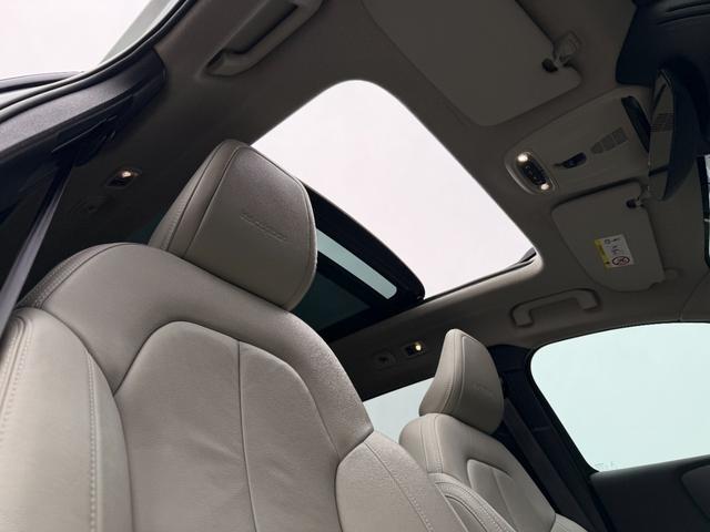 ＸＣ４０ Ｔ５　ＡＷＤ　インスクリプション　禁煙車　スライディングルーフ　ｈａｒｍａｎ／ｋａｒｄｏｎ　クリスタルシフトノブ　３６０度カメラ　全席シートヒータ　ステアリングヒータ　前後ドラレコ　ハンズフリーパワーテールゲート　純正１９ＡＷ　ＡＣＣ（2枚目）