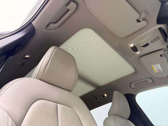 ＸＣ４０ Ｔ５　ＡＷＤ　インスクリプション　禁煙車　スライディングルーフ　ｈａｒｍａｎ／ｋａｒｄｏｎ　クリスタルシフトノブ　３６０度カメラ　全席シートヒータ　ステアリングヒータ　前後ドラレコ　ハンズフリーパワーテールゲート　純正１９ＡＷ　ＡＣＣ（7枚目）