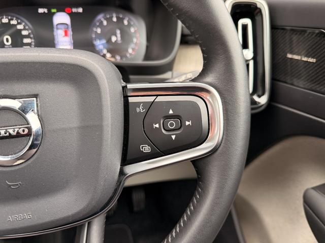 ＸＣ４０ Ｔ５　ＡＷＤ　インスクリプション　禁煙車　スライディングルーフ　ｈａｒｍａｎ／ｋａｒｄｏｎ　クリスタルシフトノブ　３６０度カメラ　全席シートヒータ　ステアリングヒータ　前後ドラレコ　ハンズフリーパワーテールゲート　純正１９ＡＷ　ＡＣＣ（12枚目）