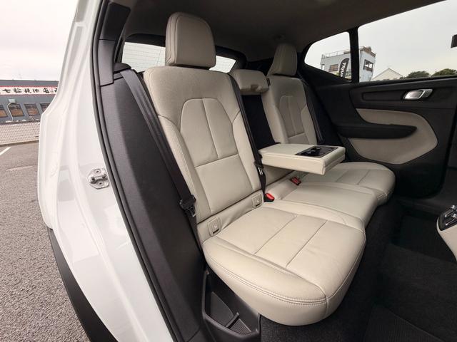 ＸＣ４０ Ｔ５　ＡＷＤ　インスクリプション　禁煙車　スライディングルーフ　ｈａｒｍａｎ／ｋａｒｄｏｎ　クリスタルシフトノブ　３６０度カメラ　全席シートヒータ　ステアリングヒータ　前後ドラレコ　ハンズフリーパワーテールゲート　純正１９ＡＷ　ＡＣＣ（28枚目）