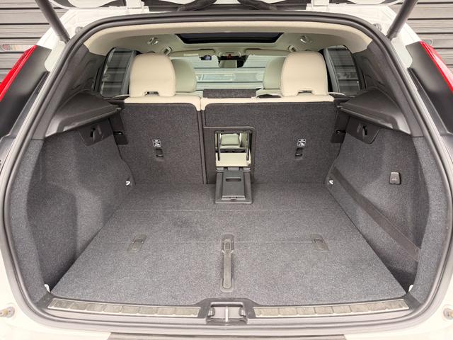 ＸＣ４０ Ｔ５　ＡＷＤ　インスクリプション　禁煙車　スライディングルーフ　ｈａｒｍａｎ／ｋａｒｄｏｎ　クリスタルシフトノブ　３６０度カメラ　全席シートヒータ　ステアリングヒータ　前後ドラレコ　ハンズフリーパワーテールゲート　純正１９ＡＷ　ＡＣＣ（32枚目）