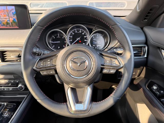 ＣＸ－８ ＸＤ　ブラックトーンエディション　１オーナー　禁煙車　７人乗り　ＨＵＤ　ステアリングヒーター　全周囲カメラ　全席シートヒーター　電動フロントシート　運転席側シートメモリー　パワーテールゲート　３列目電源ポート　純正１９ＡＷ　ＡＣＣ（9枚目）