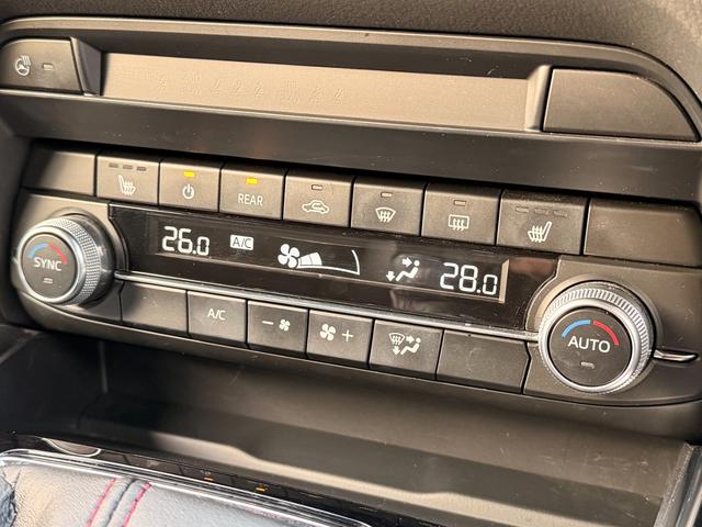 ＣＸ－８ ＸＤ　ブラックトーンエディション　１オーナー　禁煙車　７人乗り　ＨＵＤ　ステアリングヒーター　全周囲カメラ　全席シートヒーター　電動フロントシート　運転席側シートメモリー　パワーテールゲート　３列目電源ポート　純正１９ＡＷ　ＡＣＣ（17枚目）