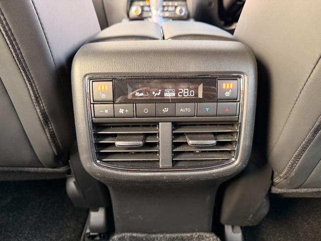 ＣＸ－８ ＸＤ　ブラックトーンエディション　１オーナー　禁煙車　７人乗り　ＨＵＤ　ステアリングヒーター　全周囲カメラ　全席シートヒーター　電動フロントシート　運転席側シートメモリー　パワーテールゲート　３列目電源ポート　純正１９ＡＷ　ＡＣＣ（28枚目）