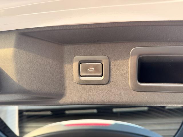 ＣＸ－８ ＸＤ　ブラックトーンエディション　１オーナー　禁煙車　７人乗り　ＨＵＤ　ステアリングヒーター　全周囲カメラ　全席シートヒーター　電動フロントシート　運転席側シートメモリー　パワーテールゲート　３列目電源ポート　純正１９ＡＷ　ＡＣＣ（34枚目）
