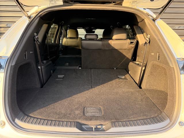 ＣＸ－８ ＸＤ　ブラックトーンエディション　１オーナー　禁煙車　７人乗り　ＨＵＤ　ステアリングヒーター　全周囲カメラ　全席シートヒーター　電動フロントシート　運転席側シートメモリー　パワーテールゲート　３列目電源ポート　純正１９ＡＷ　ＡＣＣ（37枚目）