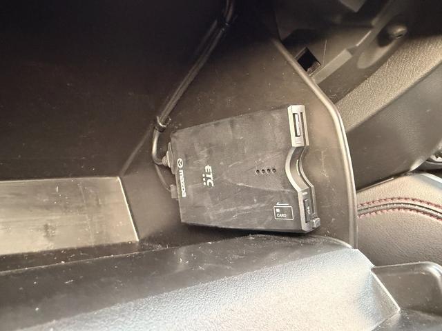 ＣＸ－８ ＸＤ　ブラックトーンエディション　１オーナー　禁煙車　７人乗り　ＨＵＤ　ステアリングヒーター　全周囲カメラ　全席シートヒーター　電動フロントシート　運転席側シートメモリー　パワーテールゲート　３列目電源ポート　純正１９ＡＷ　ＡＣＣ（41枚目）