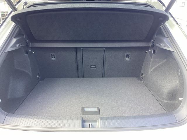 Ｔ－ロック ＴＤＩ　４モーション　Ｒライン　ブラックスタイル　正規ディーラー認定中古車　Ｂ／Ｓ専用エクステリア　ＩＱ，ＬＩＧＨＴ　シートヒーター（26枚目）