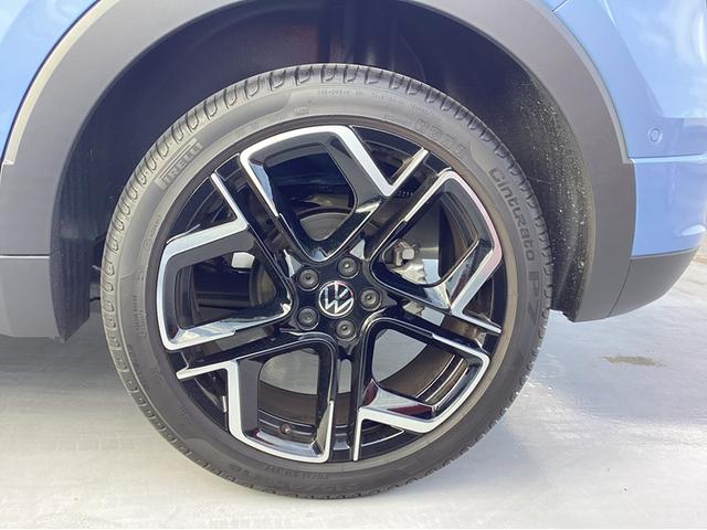 T-クロス TSI Rライン 正規ディーラー認定中古車 IQ,LIGHT R-Line専用エクステリア シートヒーター デジタルメーター 18インチアルミホイール(8枚目)