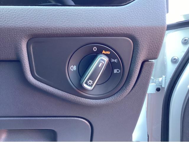 ゴルフトゥーラン TSI Rライン 正規ディーラー認定中古車 LEDヘッドライト サンブラインド シートヒーター サンルーフ 純正ナビゲーション(18枚目)