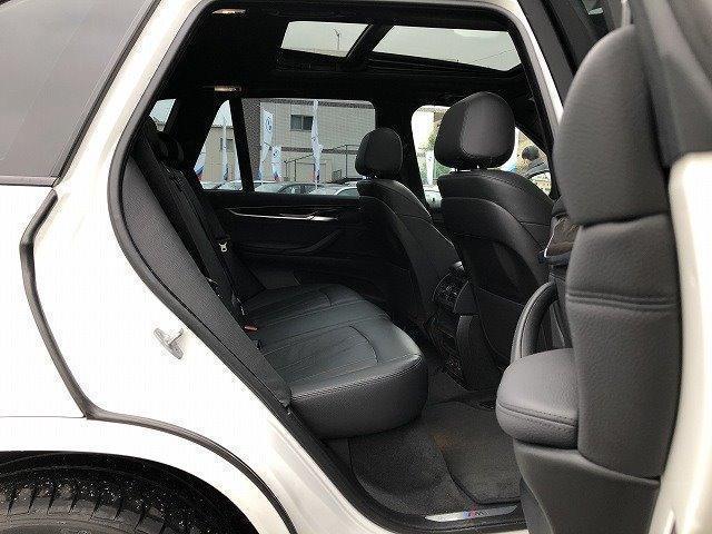 xDrive 35d Mスポーツ 車検整備付 パノラマサンルーフ 禁煙車 ブラックレザーシート 前車追従機能 純正HDDナビ 全方位カメラ/センサー 20インチAW フルセグTV ウッドトリム 衝突被害軽減ブレーキ 全席シートヒーター(9枚目)