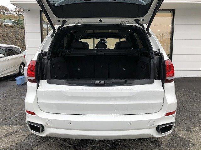 xDrive 35d Mスポーツ 車検整備付 パノラマサンルーフ 禁煙車 ブラックレザーシート 前車追従機能 純正HDDナビ 全方位カメラ/センサー 20インチAW フルセグTV ウッドトリム 衝突被害軽減ブレーキ 全席シートヒーター(17枚目)