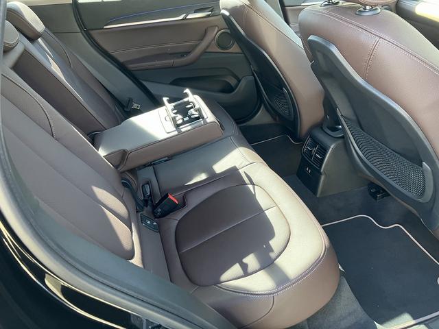 ブラウンレザー電動シート アンビエントライト ウッドトリム シートヒーター オートトランク 前車追従機能 前後センサー バックカメラ パーキングアシスト インテリジェントセーフティ 弊社下取 禁煙車両(35枚目)