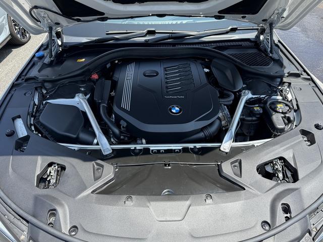 ８シリーズ ８４０ｉ　グランクーペ　Ｍスポーツ　２０ＡＷ　パノラマサンルーフ　１オーナー　純正前後ドラレコ　アダプティブＭサスペンション　Ｍブレーキ　ＬＥＤレーザー　ブラックレザー　黒ルーフ　ハーマンカードン　純正ＴＶ　ソフトクローズ　禁煙車両（70枚目）