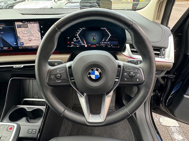 ２シリーズ ２１８ｉアクティブツアラー　エクスクルーシブ　弊社デモンストレーションカー　禁煙車両　トップビューカメラ　パーキングアシスト　後退アシスト　ブラックレザーシート　フロントシートヒーター　ヘッドアップディスプレ　インテリジェントセーフティ（23枚目）