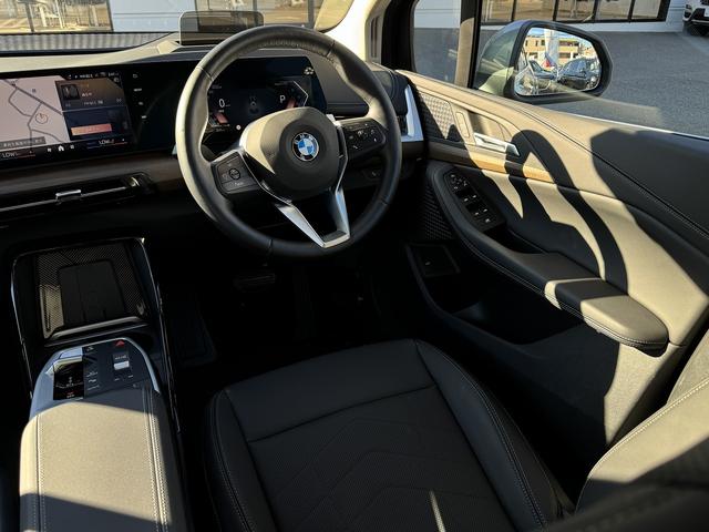 2シリーズ 弊社デモンストレーションカー 禁煙車両 アクティブクルーズコントロール トップビューカメラ フロントシートヒーター ブラックレザーシート Bluetooth ウッドトリム ワイヤレスチャージ(21枚目)