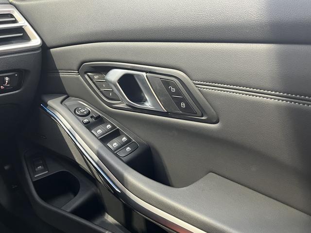 M3 M3セダン コンペティション M xDrive 全国正規ディーラー保証付/2年】【走行距離無制限】LCI後期型 黒オレンジレザー Mコンフォートパッケージ ベンチレーション BMWレーザーライト Mブレーキシステム 19/20インチ鍛造アルミ 禁煙(26枚目)