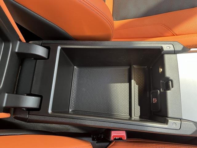 M3 M3セダン コンペティション M xDrive 全国正規ディーラー保証付/2年】【走行距離無制限】LCI後期型 黒オレンジレザー Mコンフォートパッケージ ベンチレーション BMWレーザーライト Mブレーキシステム 19/20インチ鍛造アルミ 禁煙(48枚目)