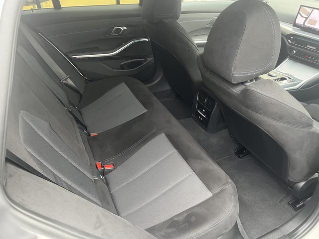 3シリーズ 320d xDriveツーリング Mスポーツ 【全国正規ディーラー保証付/2年】【走行距離無制限】 弊社デモンストレーションカー 禁煙車両 アクティブクルーズコントロール 全方位カメラ ヘッドアップディスプレ アップルカープレイ シートメモリー(19枚目)